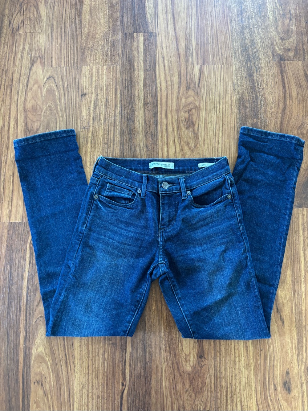 Banana Republic Women's Skinny Jeans in Dark Blue